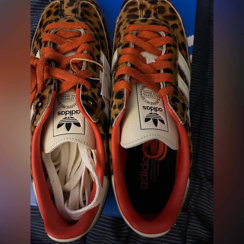 Authentic Women’s Adidas Sambas Sneakers w/Leopard Pattern
 Women Size 12 - Picture 4 of 16